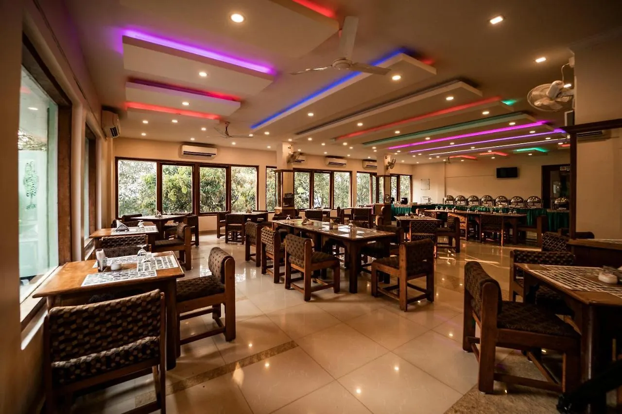 Hotel Aranya Nivas Thekkady